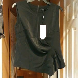 V.C. women's sleeveless blouse